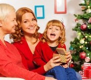 Vianoce 2016: Čo kúpiť ocinovi a čo babičke? Vybrali sme tie najlepšie darčeky